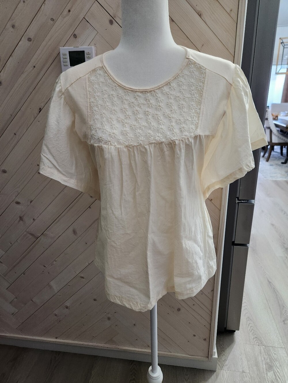 Women’s Cream Embroidered Short-Sleeve Top